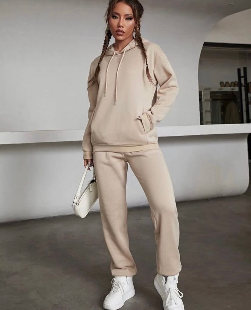 Beige hoodie with Beige Sweatpants